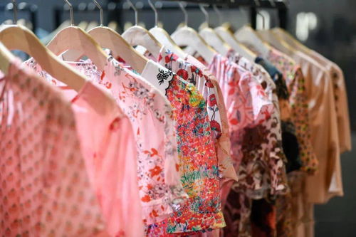 匠心鑄就優(yōu)質(zhì)產(chǎn)品，新漢派服裝從“新”出擊服裝服飾零售